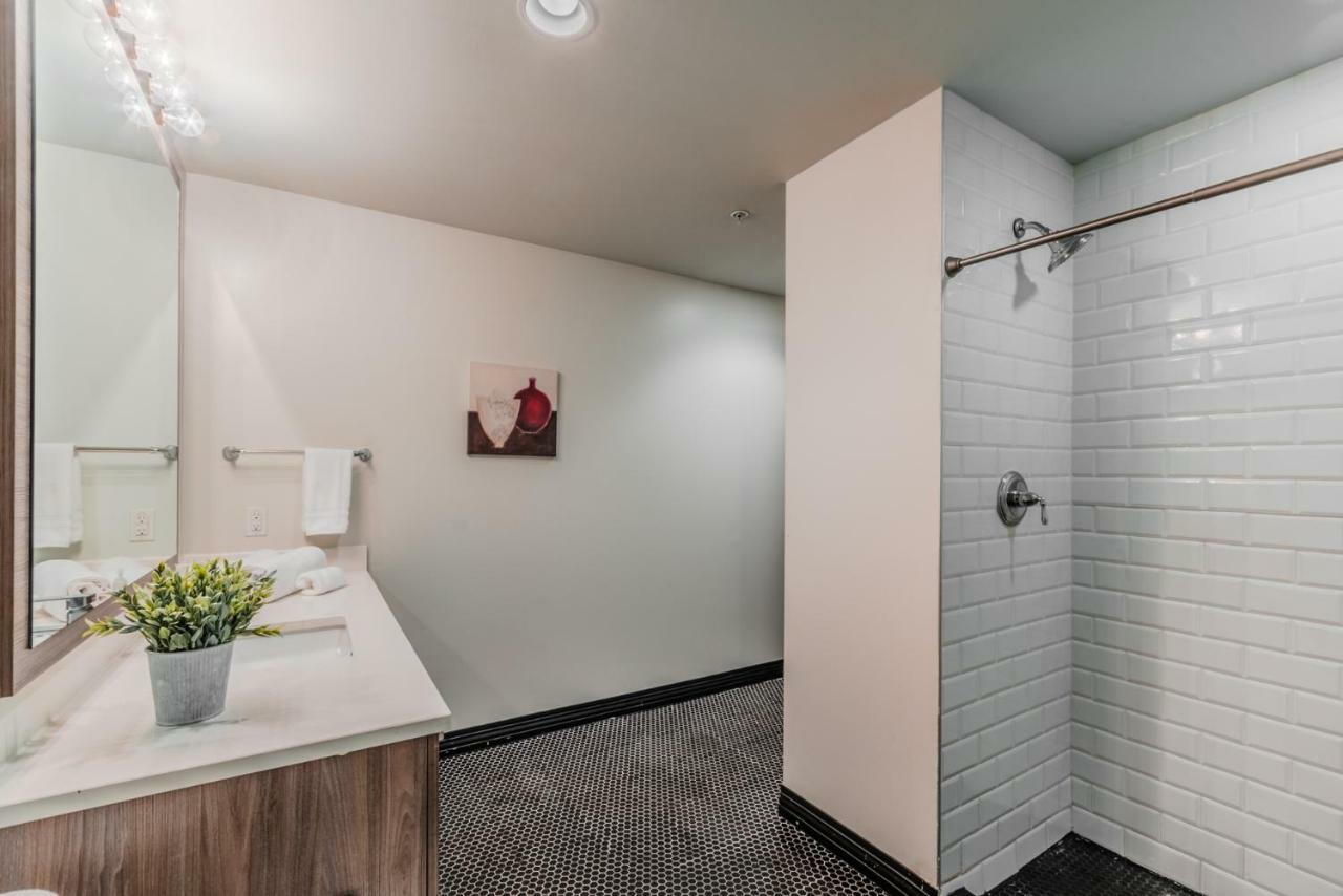 Regal Stays Corporate Apartments - Downtown ダラス エクステリア 写真