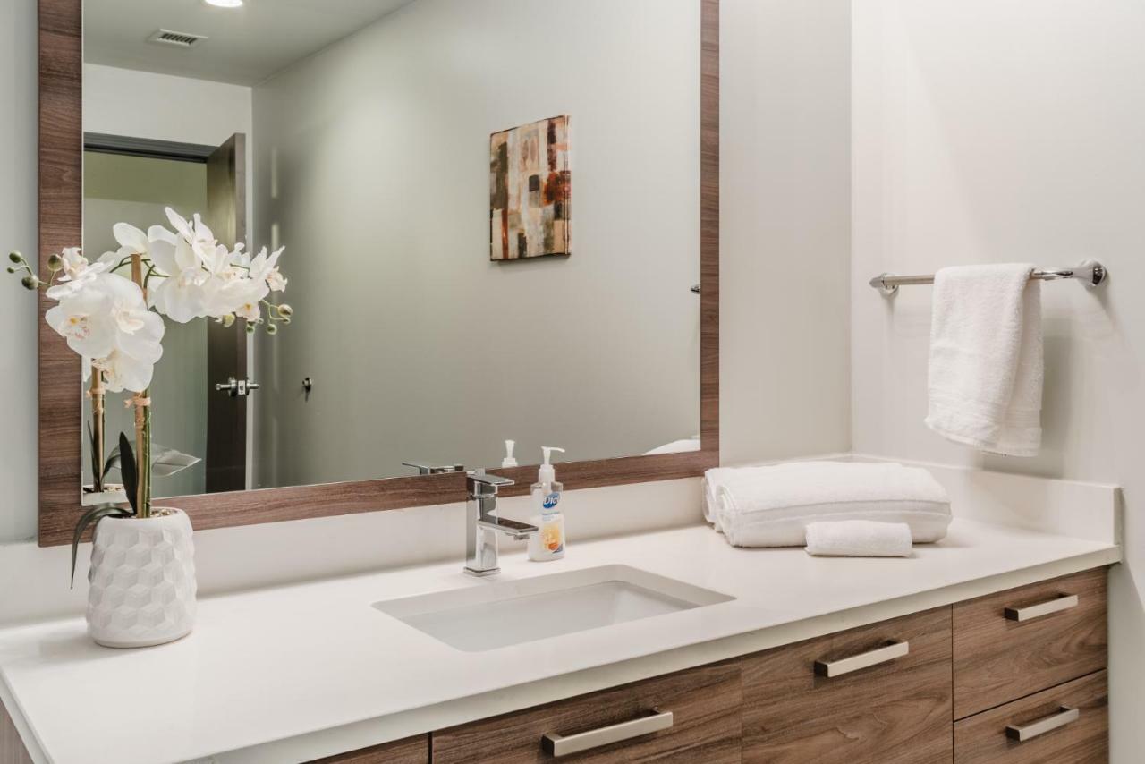 Regal Stays Corporate Apartments - Downtown ダラス エクステリア 写真
