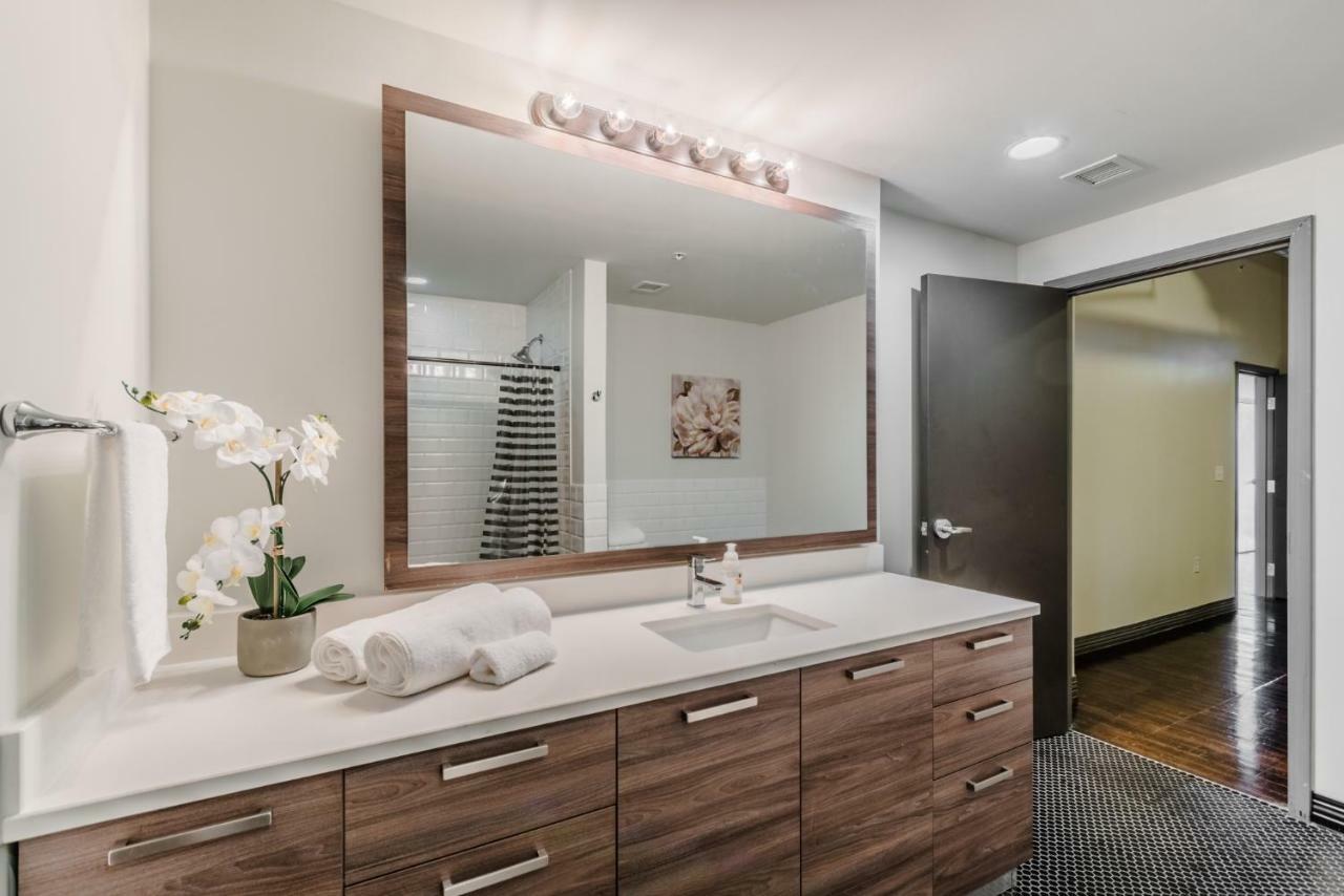 Regal Stays Corporate Apartments - Downtown ダラス エクステリア 写真